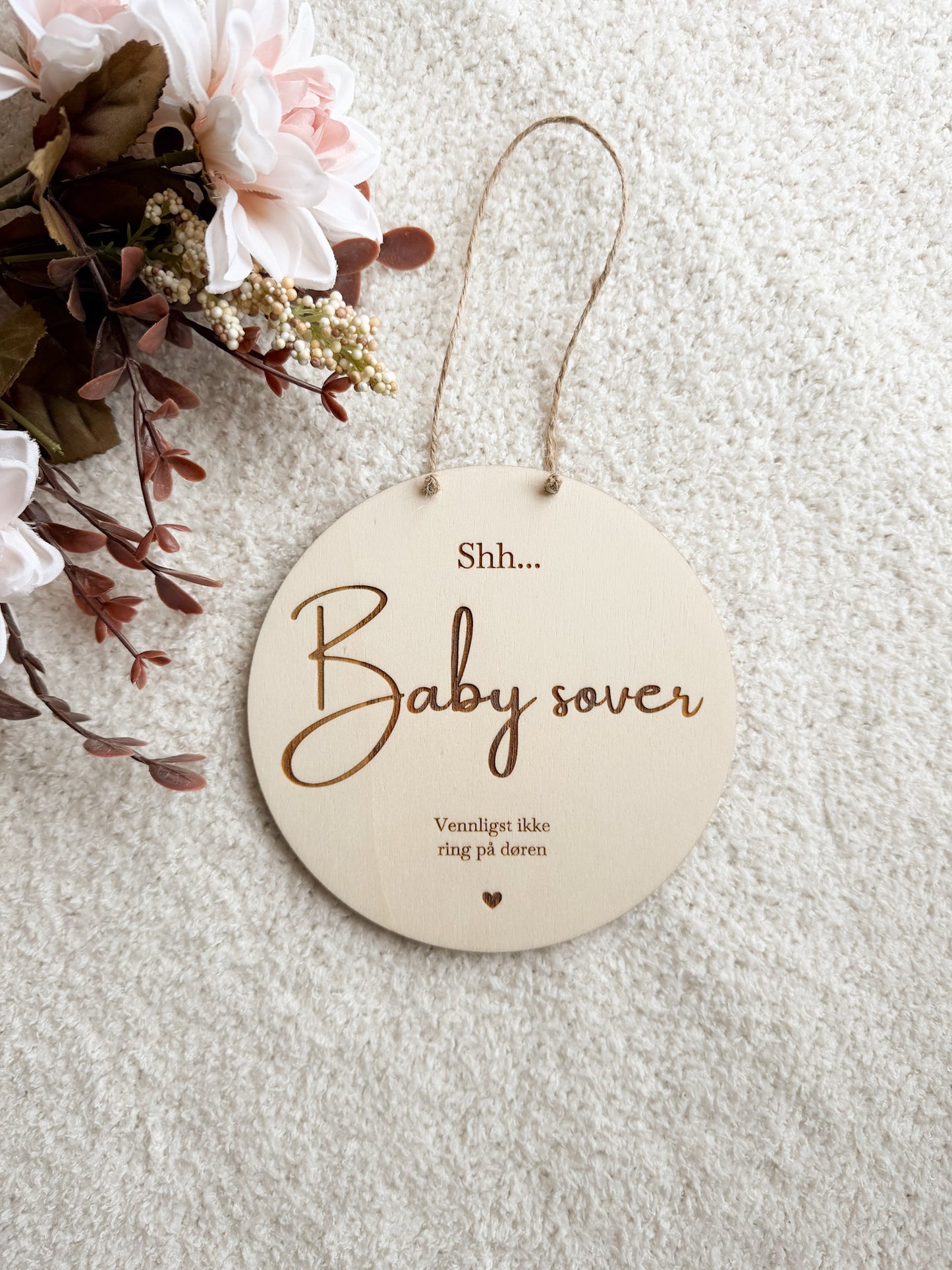 "Baby sover"-skilt