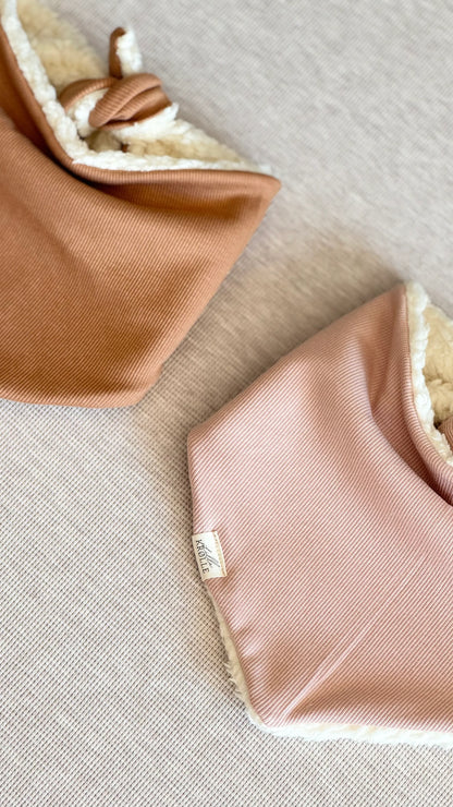 Dobbeltsidig hals i lyocell og teddy - Rosa